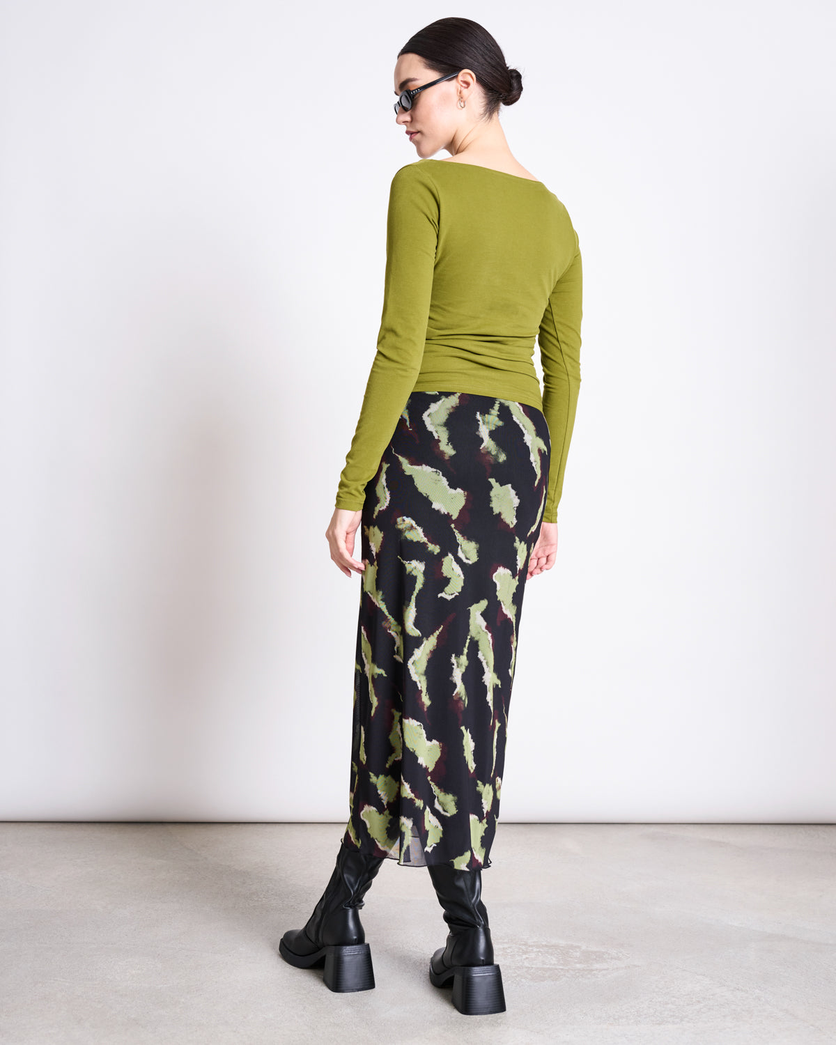 ASYMMETRICAL LONGSLEEVE CASMA WOODY OLIVE GOTS