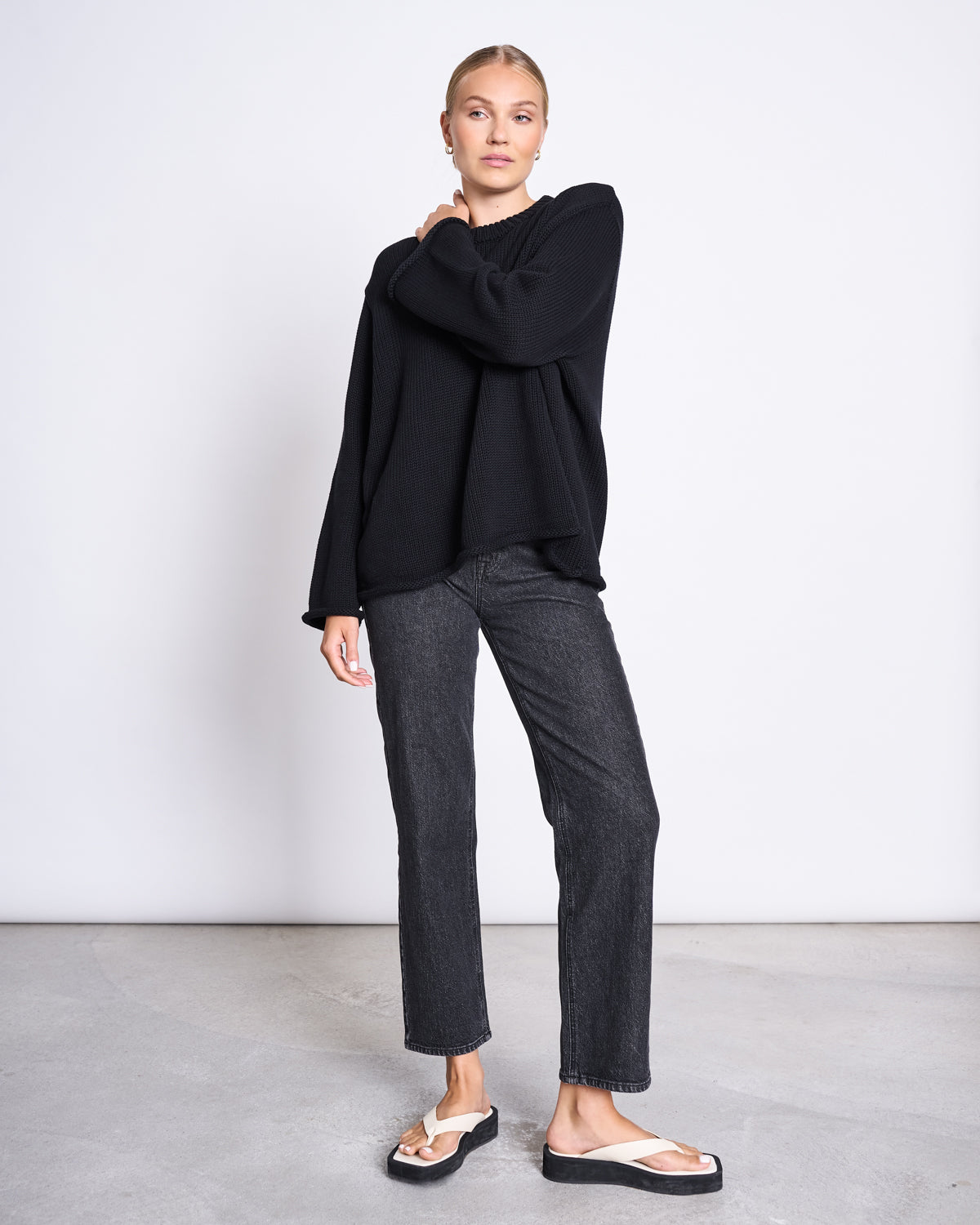 JUMPER SONA BLACK GOTS