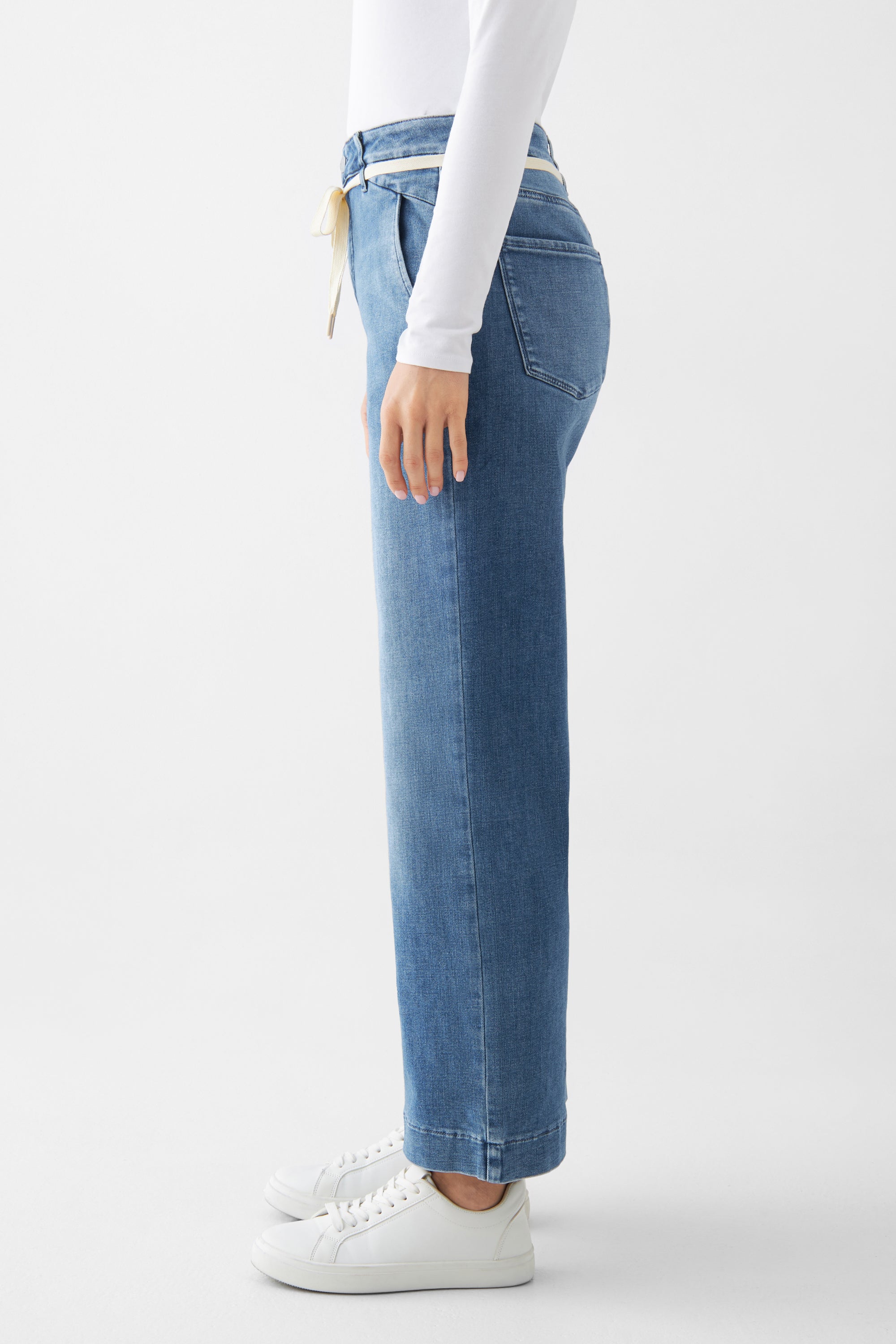 DEW Flared Cropped Soft Denim - French Pocket - Medium Blue