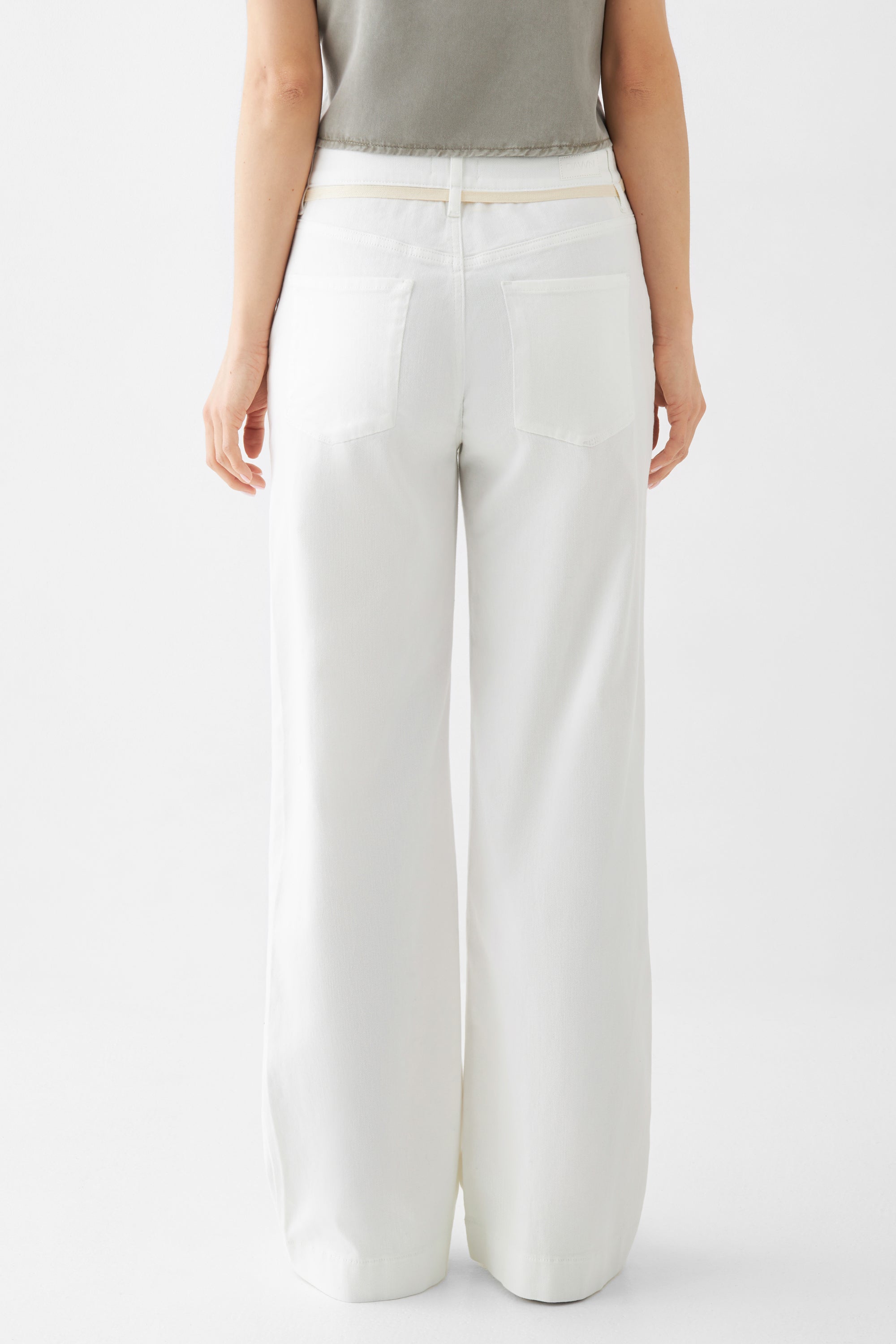 DEW Flared - Soft Denim - French Pocket - White