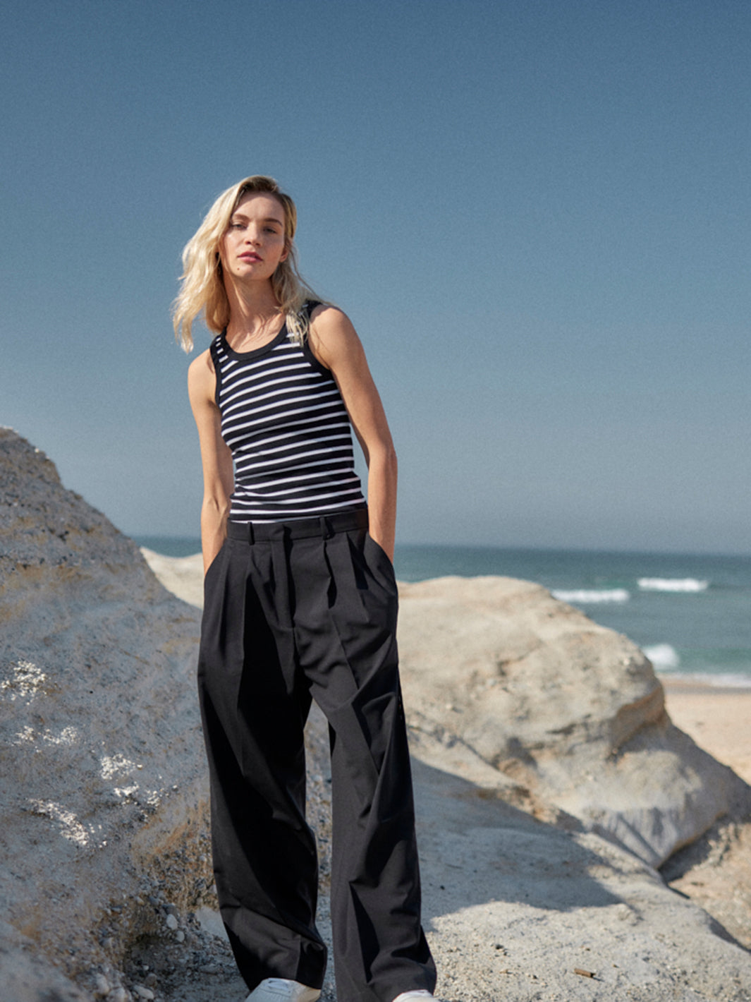 Damen Marlene Wollhose weite Passform aus 100% nachhaltiger Wolle in Portugal hergestellt Farbe: schwarz