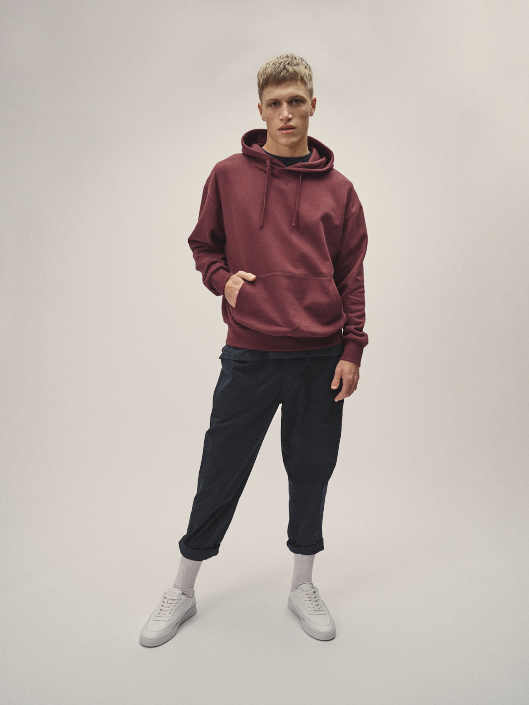 Herren oversized Kapuzenpulli rot aus zertifizierter Bio Baumwolle fair produziert in Portugal