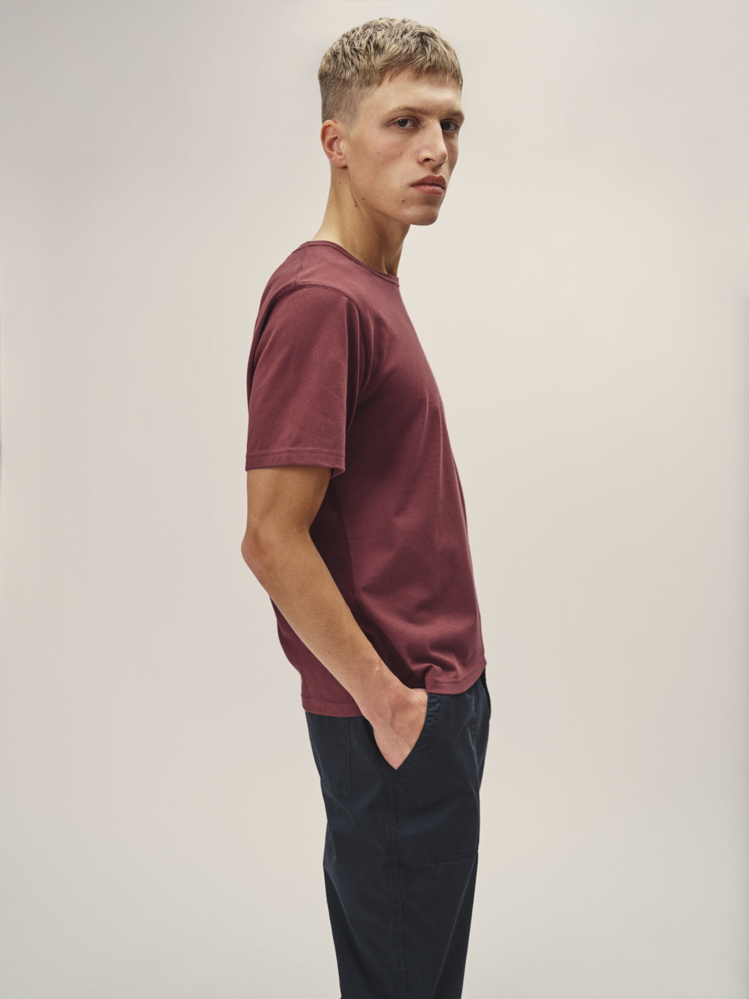 Herren T-Shirt Rundhalsausschnitt dunkelrot 100% Bio Baumwolle in Portugal hergestellt
