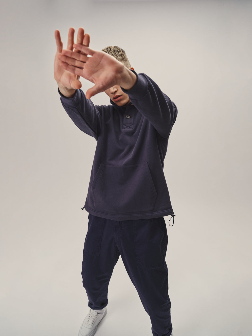 Herren Stehkragen Sweatshirt - Funktion trifft Form.