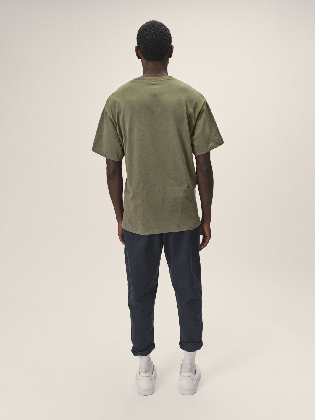 schlichtes Herren T-Shirt Rundhalsausschnitt regulsr Fit olive 100% organic Cotton made in Europe