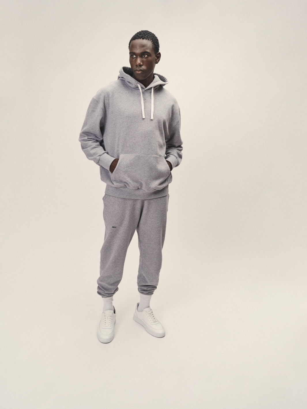Männer Hoody Sweatshirt grau melange aus softer Bio Baumwolle fair produziert in Portugal