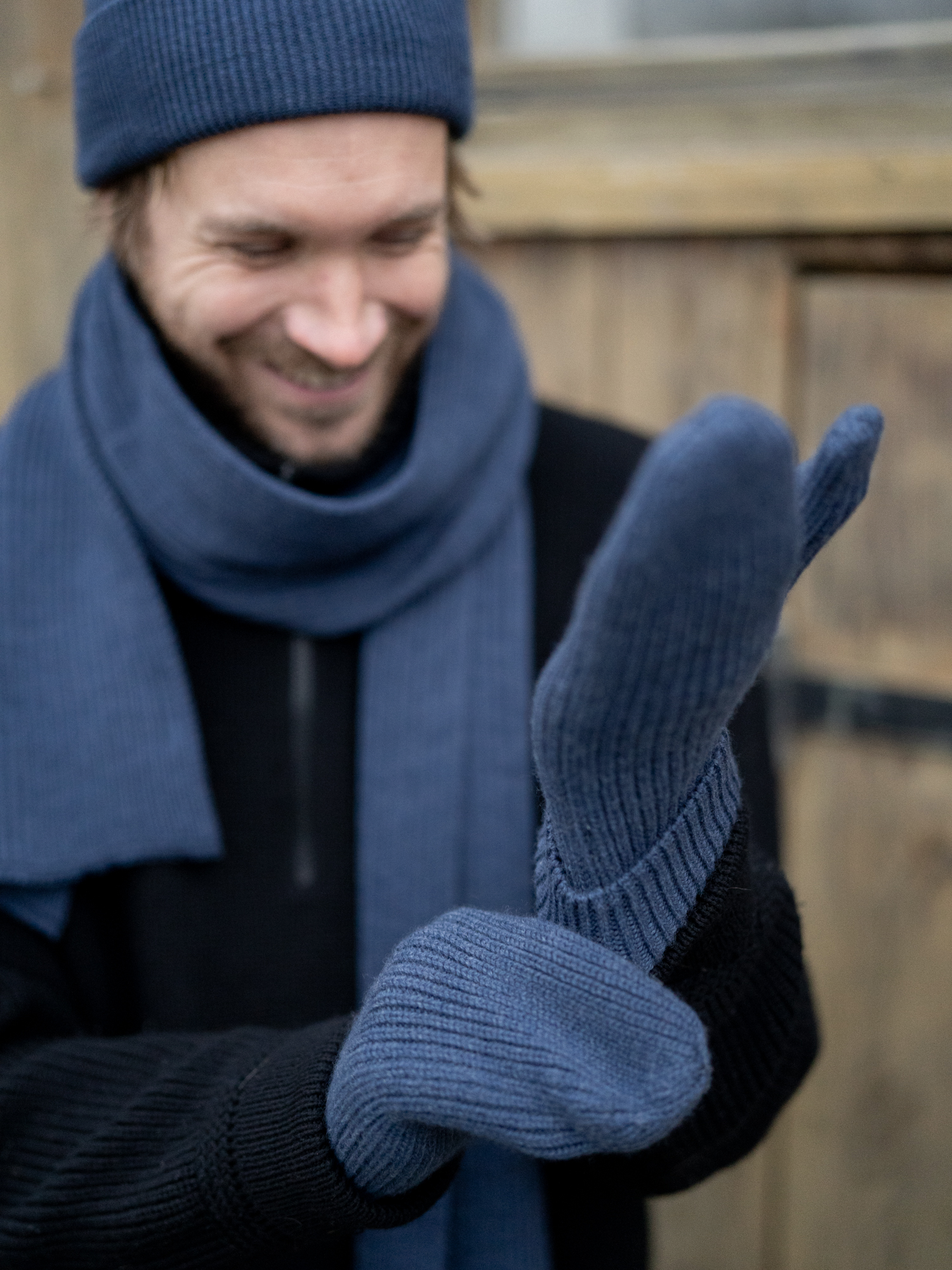 Merino Strick Fäustlinge - nachtblau