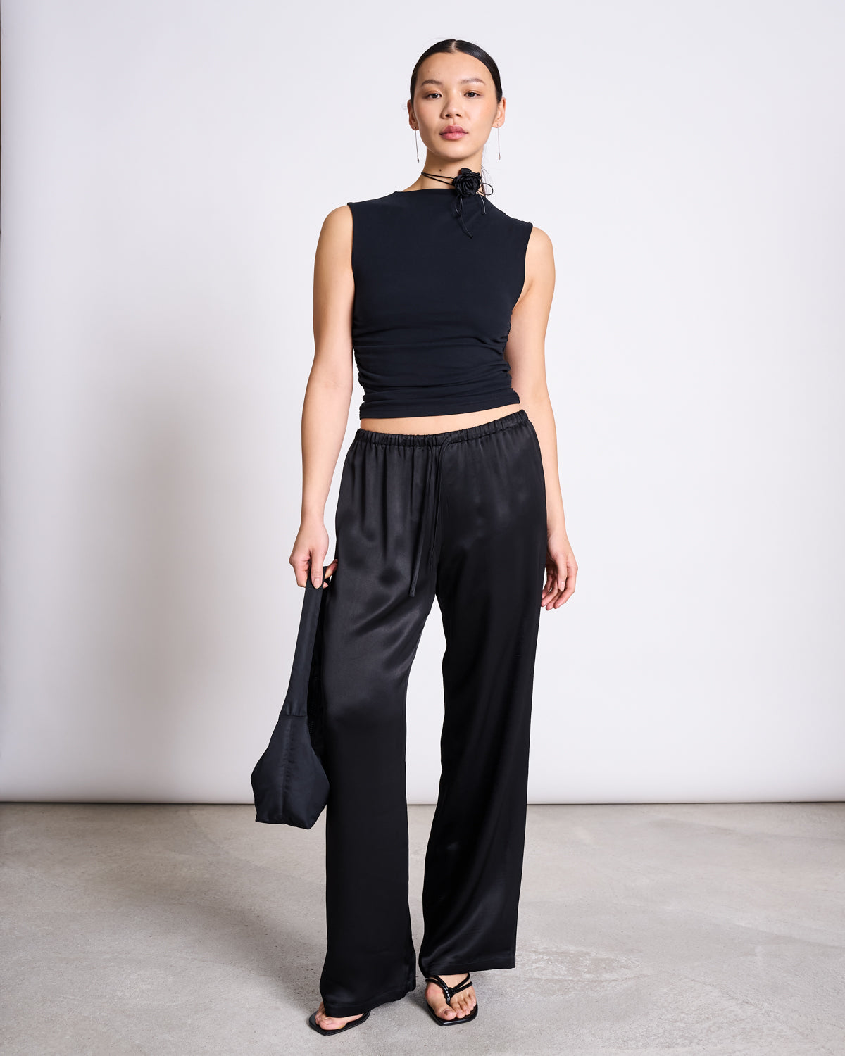 LOOSE SILKY PANTS FRIS BLACK