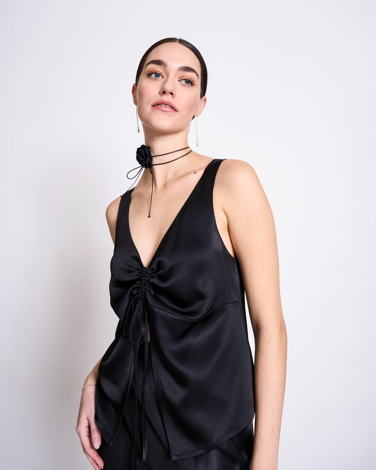 RUFFLED V-NECK TOP TALARA BLACK