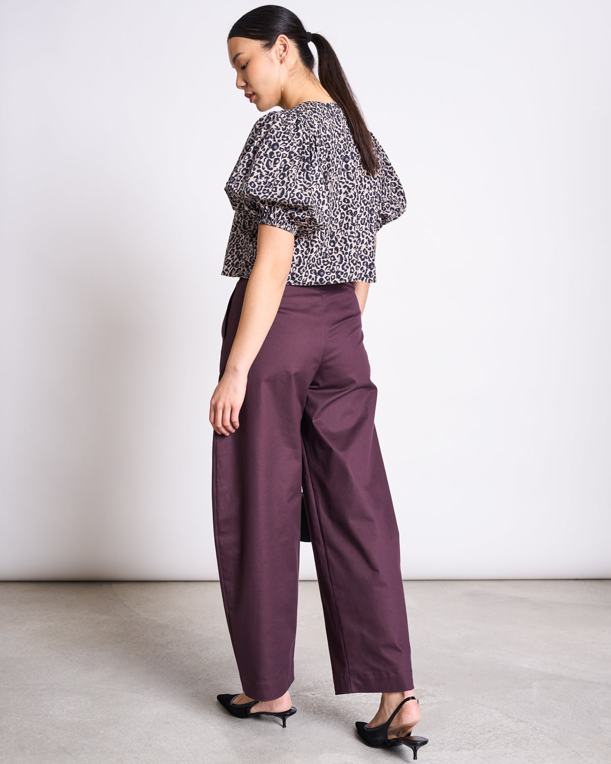 ORGANIC COTTON BARREL PANTS YAURI CHERRY LACQUER