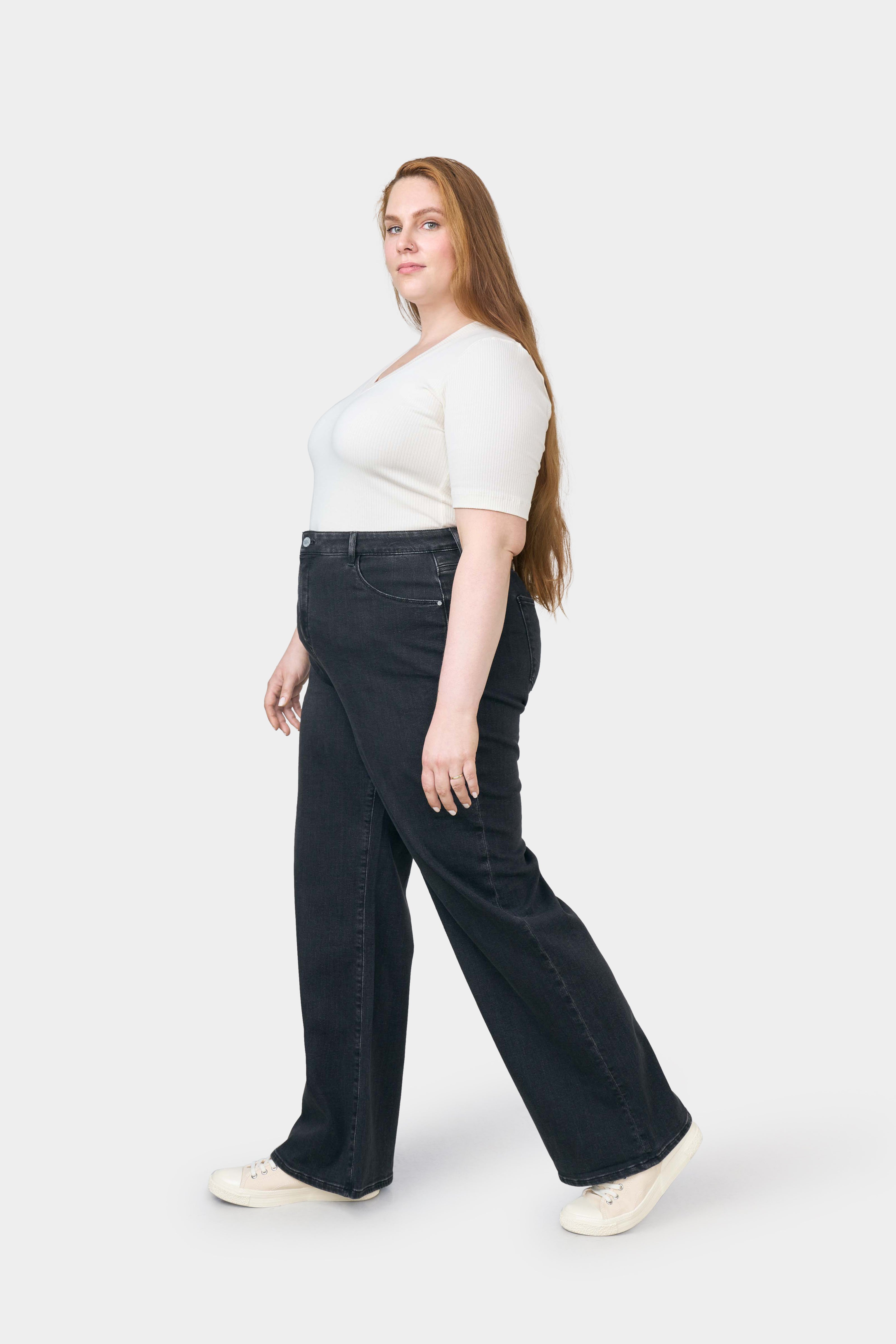 DEW Flared Soft Denim - Classic - Curvy - Black Denim