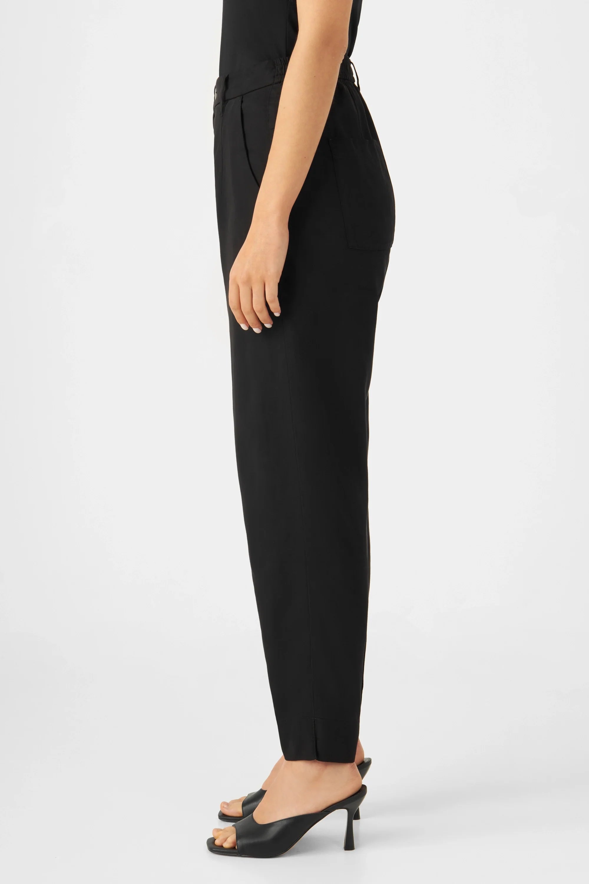 SUNSHINE Tapered Tencel - Classic Jogger - Midnight Black