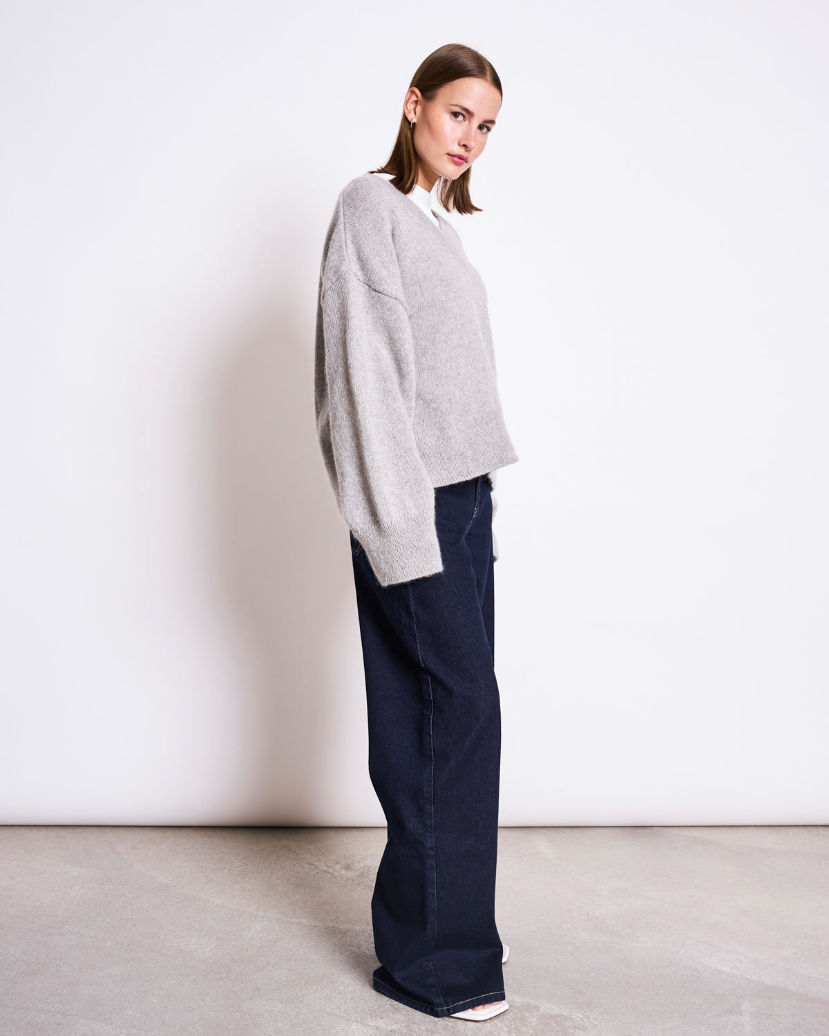 REC. MOHAIR V-NECK JUMPER YICA LIGHT GREY