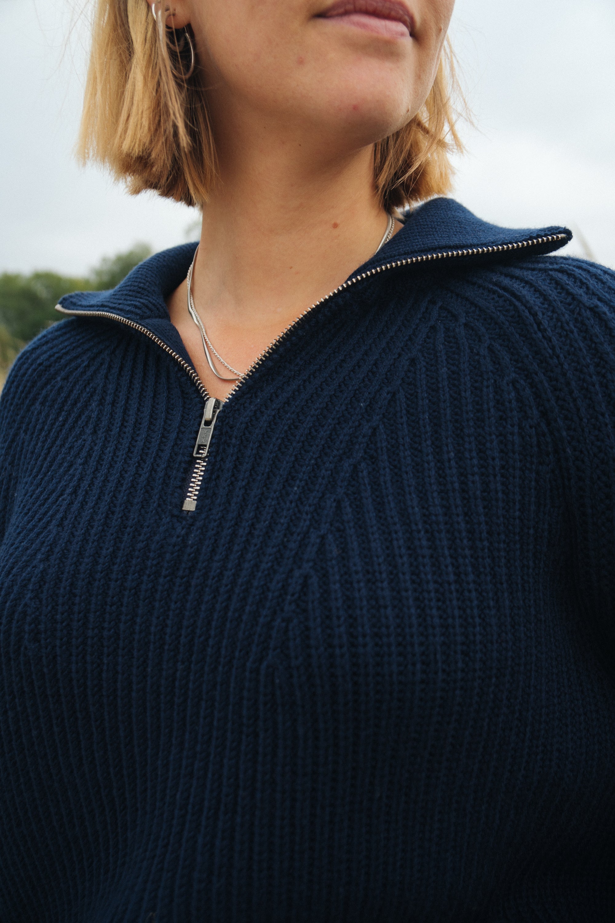 Fair produzierter SALZWASSER Strickpullover mit Stehkragen und nickelfreiem Reißverschluss