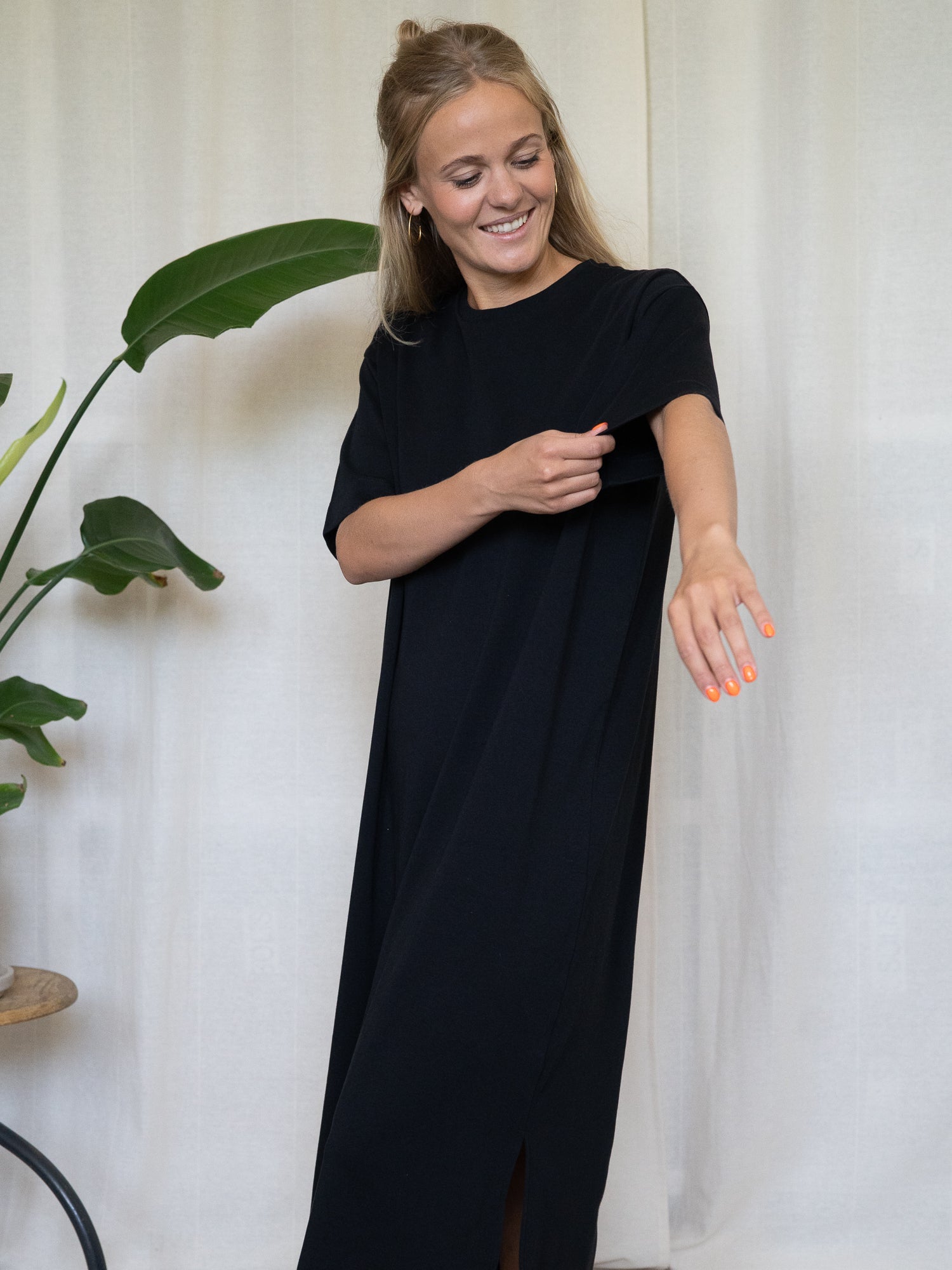 Frauen Midikleid - schwarz