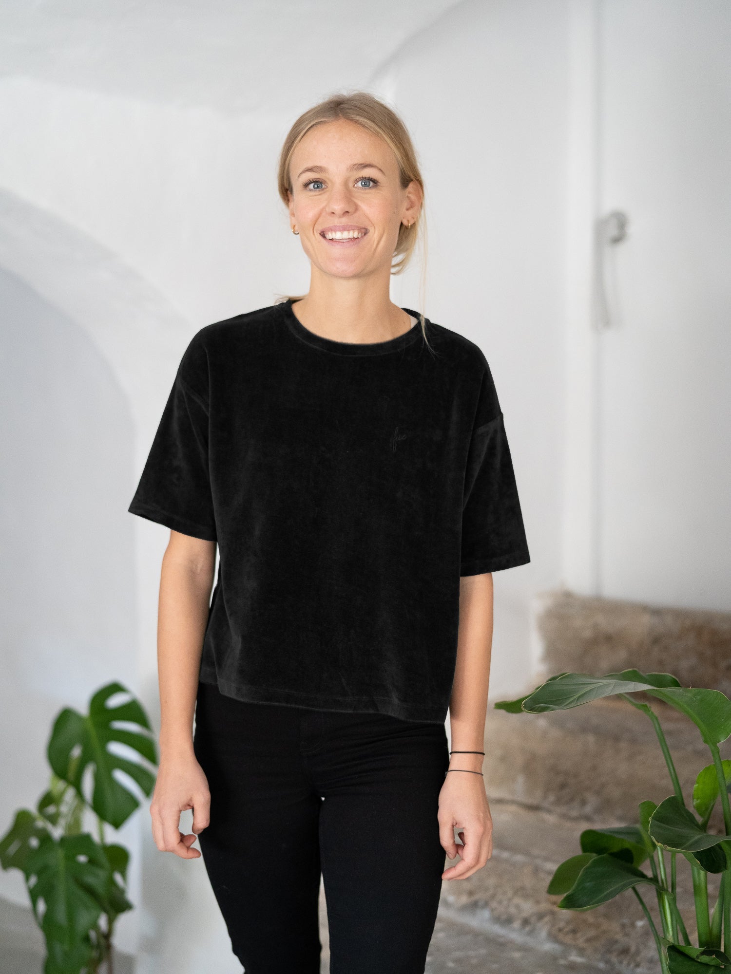 Frauen Cropped Samt T-Shirt - schwarz